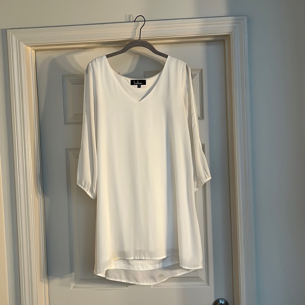 White 3/4 length sleeve shift dress